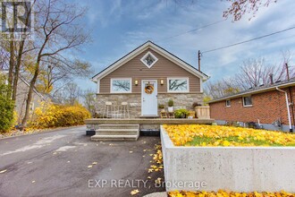 139 Deschene Ave in Hamilton, ON - Building Photo - Building Photo