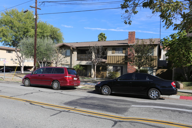 405 E Dryden St in Glendale, CA - Building Photo - Building Photo