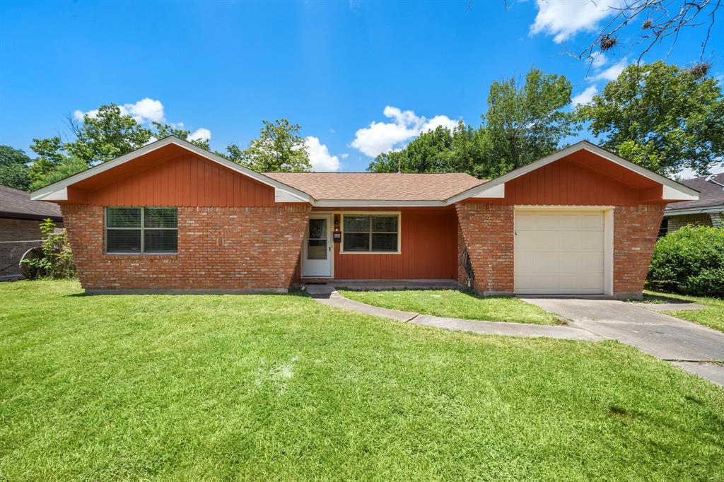 2138 Loving St in Houston, TX - Foto de edificio