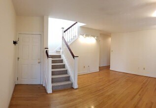 12 W Abington Ave, Unit 1 in Philadelphia, PA - Building Photo - Building Photo