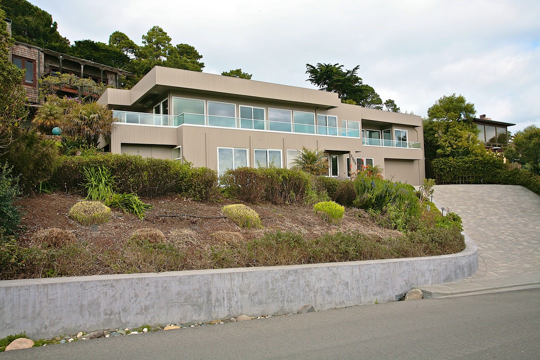 2305 Centro East St in Tiburon, CA - Building Photo