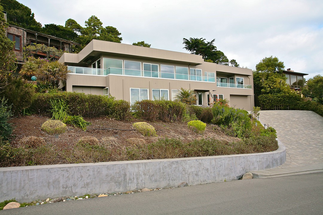 2305 Centro East St in Tiburon, CA - Foto de edificio