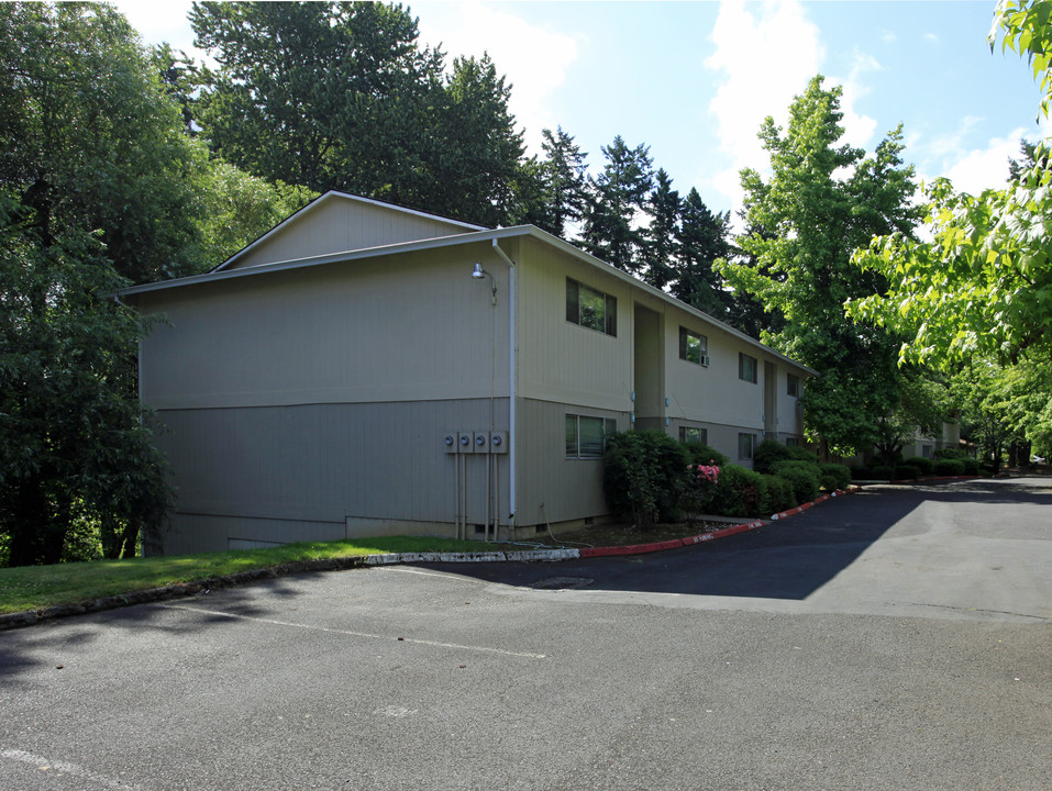 Kelly Creek Apartments in Gresham, OR - Building Photo