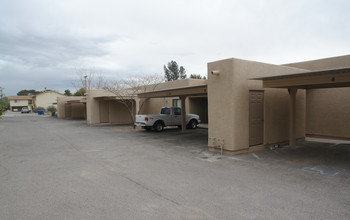 2447-2449 N Fair Oaks Ave in Tucson, AZ - Building Photo - Building Photo