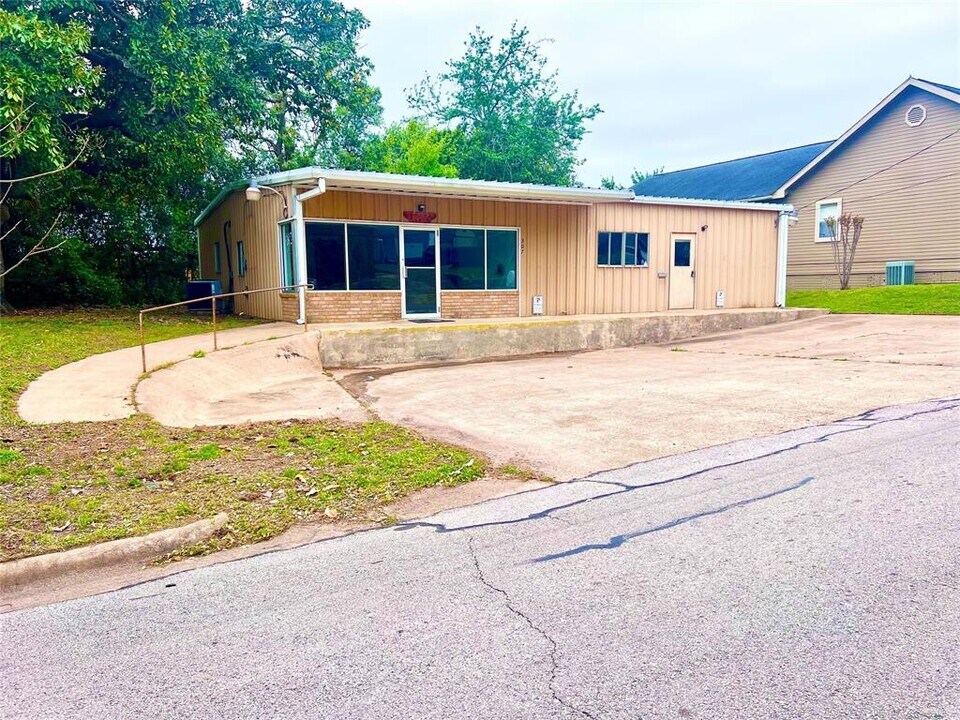 307 Peabody St Photo