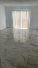 18111 NW 68th Ave in Hialeah, FL - Building Photo - Building Photo