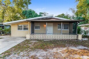 2914 Lafayette St in Ft. Myers, FL - Building Photo