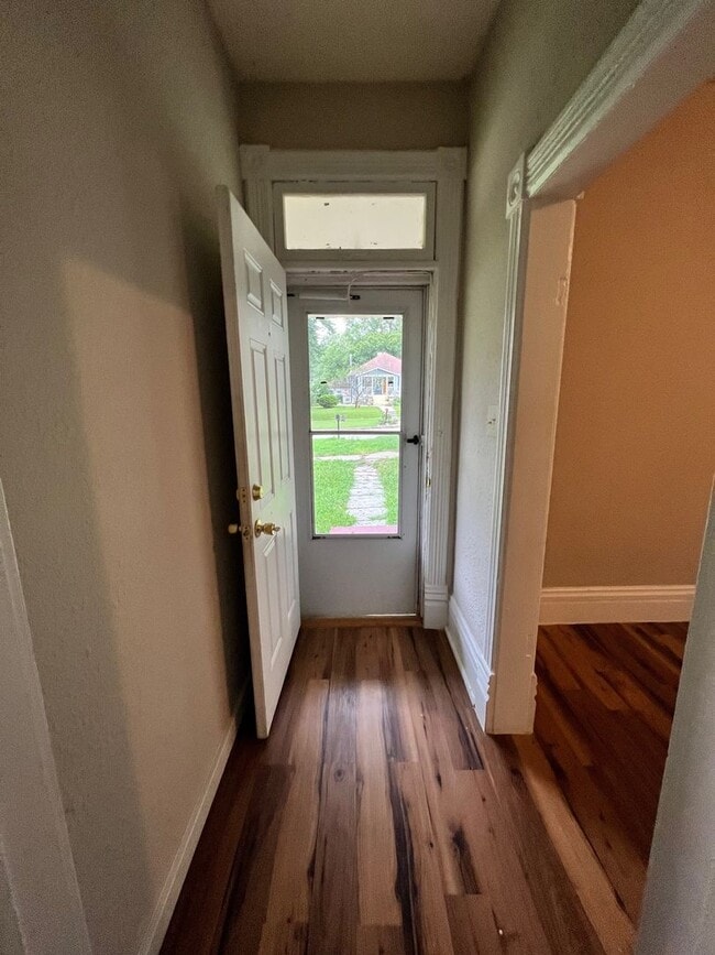 330 W 1st St in Junction City, KS - Building Photo - Building Photo