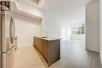 25-TH125 Holly St in Toronto, ON - Building Photo - Building Photo