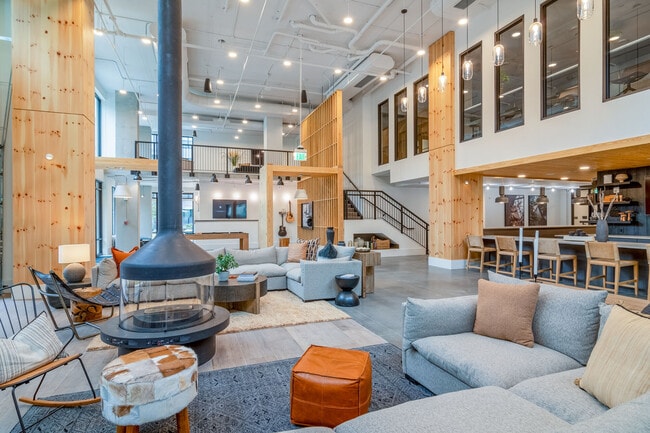 NOVEL West Midtown by Crescent Communities in Atlanta, GA - Foto de edificio - Building Photo