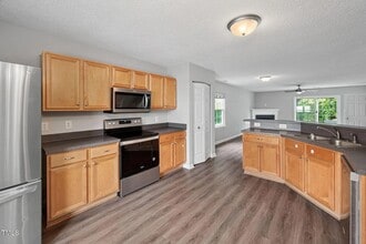 2018 Grassy Banks Dr, Unit 3 in Raleigh, NC - Building Photo - Building Photo