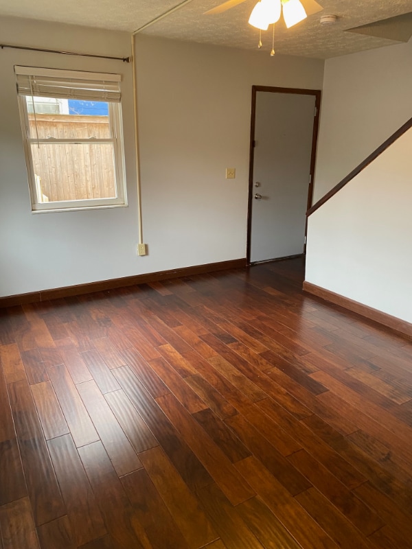 136 W Pacemont Rd in Columbus, OH - Building Photo - Building Photo