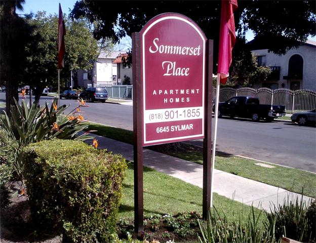 Somerset Place Apartments in Van Nuys, CA - Building Photo - Building Photo