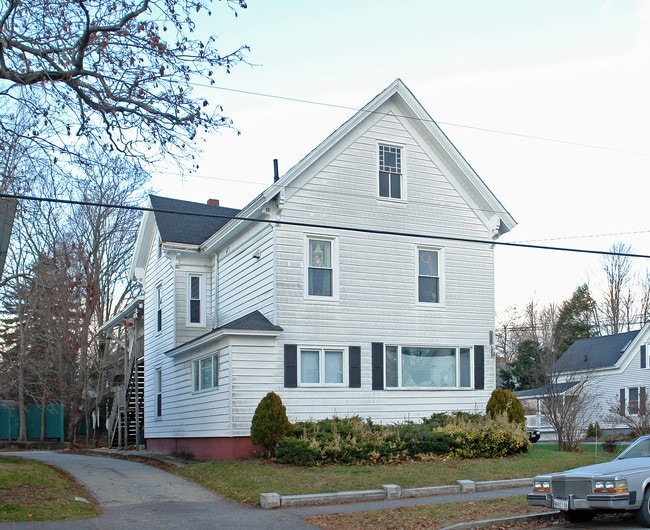 40 Cumberland St in Brunswick, ME - Building Photo - Building Photo