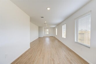 617 Roaring Fls Dr in Willis, TX - Building Photo - Building Photo