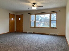 1602 Chance Ct in Adel, IA - Building Photo - Building Photo