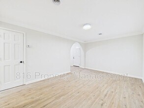 11211 Corrington Ave in Kansas City, MO - Building Photo - Building Photo