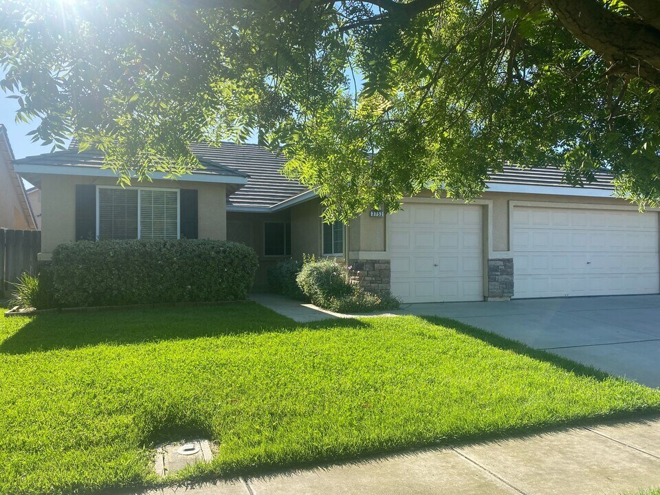 3752 Mountain View Rd in Turlock, CA - Building Photo