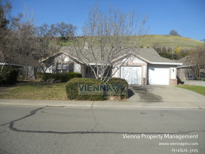 3597 Mountain View Dr in Rocklin, CA - Building Photo