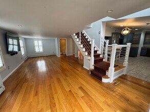 5 Pearl St in Groton, CT - Building Photo - Building Photo