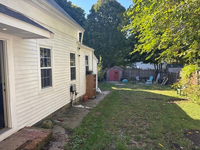 18 Bolton Pl in Bridgewater, MA - Building Photo - Building Photo