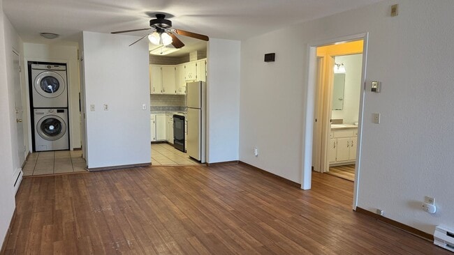 8601 Molanary Dr in Anchorage, AK - Building Photo - Building Photo