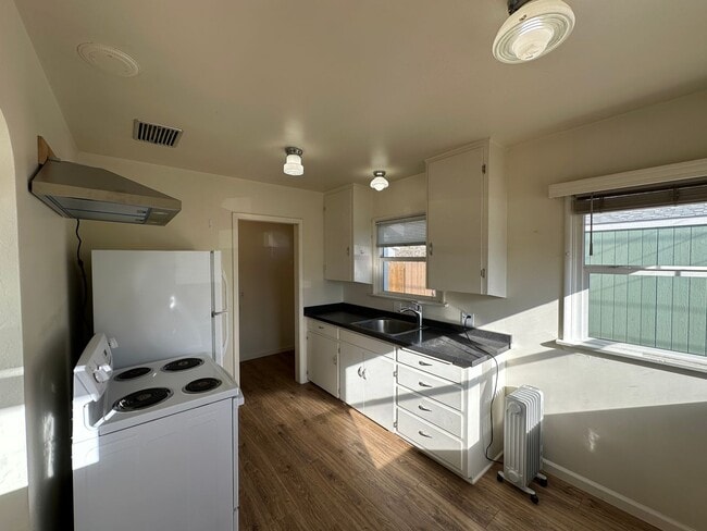 439 Willow St in Bishop, CA - Building Photo - Building Photo