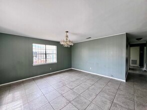 110 N Malinche Ave in Laredo, TX - Building Photo - Building Photo