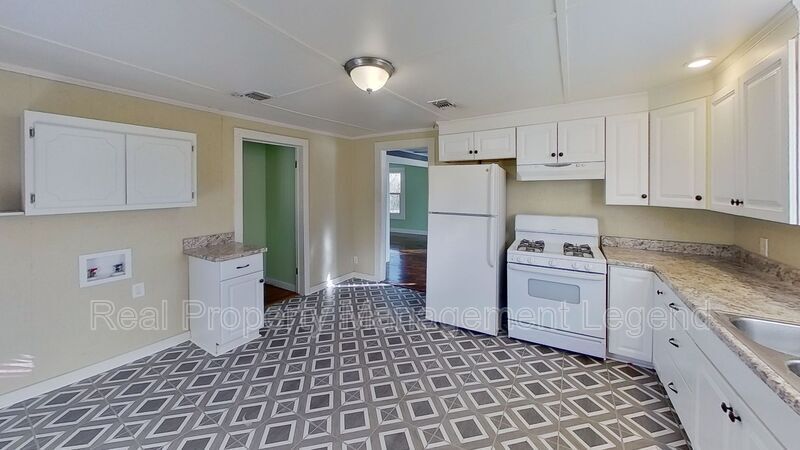 1030 Oak Dr in Denison, TX - Building Photo