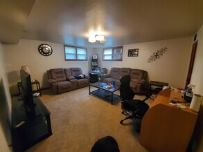 521 N 15th St, Unit 1 - Downstairs in Bismarck, ND - Building Photo - Building Photo