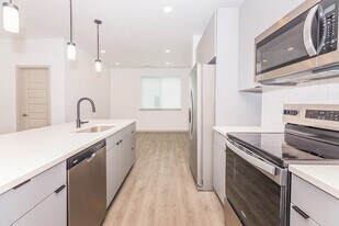 Landings at Gateway in Denver, CO - Building Photo