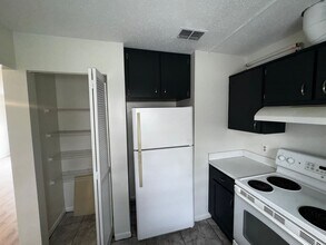 21411 SW Honeysuckle St in Dunnellon, FL - Building Photo - Building Photo