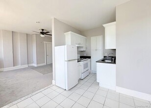 132 W Boston Post Rd in Mamaroneck, NY - Building Photo - Building Photo