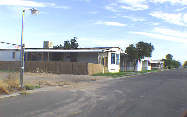 Desert Estates Mobile Home Park in Peoria, AZ - Building Photo