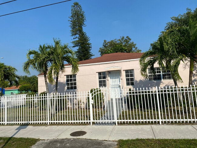 property at 786 NW 75th St