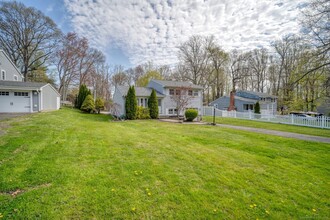 10 Shady Dr in Wallingford, CT - Building Photo - Building Photo