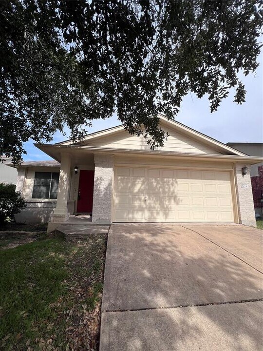 1024 Stacia's Way in Pflugerville, TX - Foto de edificio