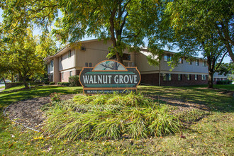 Walnut Grove Apartments in Waukesha, WI - Building Photo - Building Photo