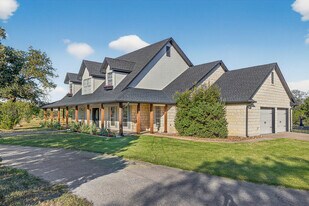 435 Oxbow Trail in Marble Falls, TX - Building Photo