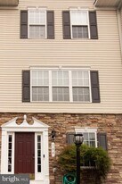 104 Stingray Ct in Stafford, VA - Building Photo