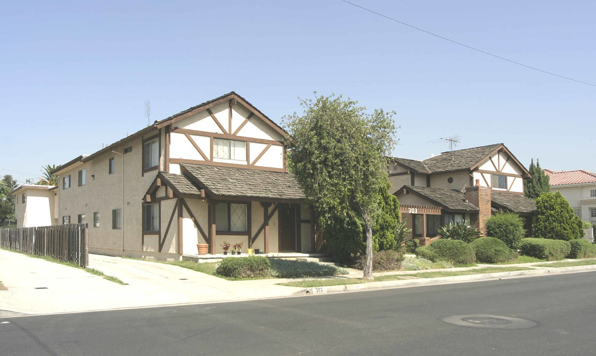 303 N Ynez Ave in Monterey Park, CA - Foto de edificio