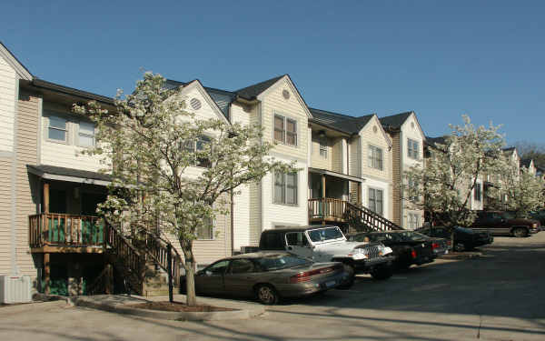 Deerfield Townhomes in Cincinnati, OH - Foto de edificio - Building Photo