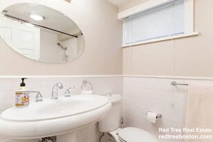 25 Westfield Rd in Newton, MA - Building Photo