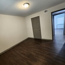 2227 St Marks St in Tallahassee, FL - Foto de edificio - Building Photo