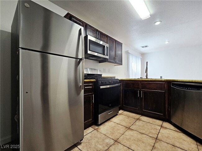 10033 Swimming Hole St