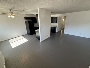 6940 Hopkins Dr in Las Vegas, NV - Building Photo - Building Photo