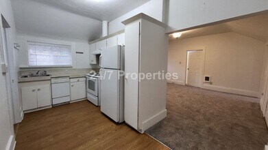 5504 SE Center St-Unit -H in Portland, OR - Building Photo - Building Photo