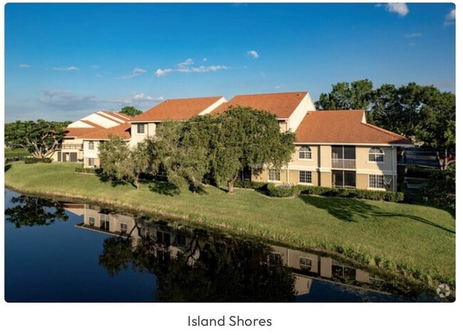 101 Island Shores Dr in Greenacres, FL - Building Photo - Building Photo