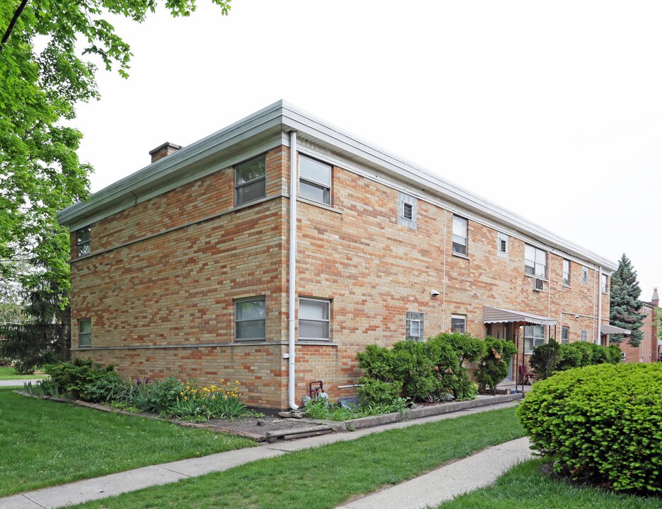 537 S Michigan Ct in Addison, IL - Foto de edificio