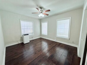 1 Sidney St in Houston, TX - Building Photo - Building Photo